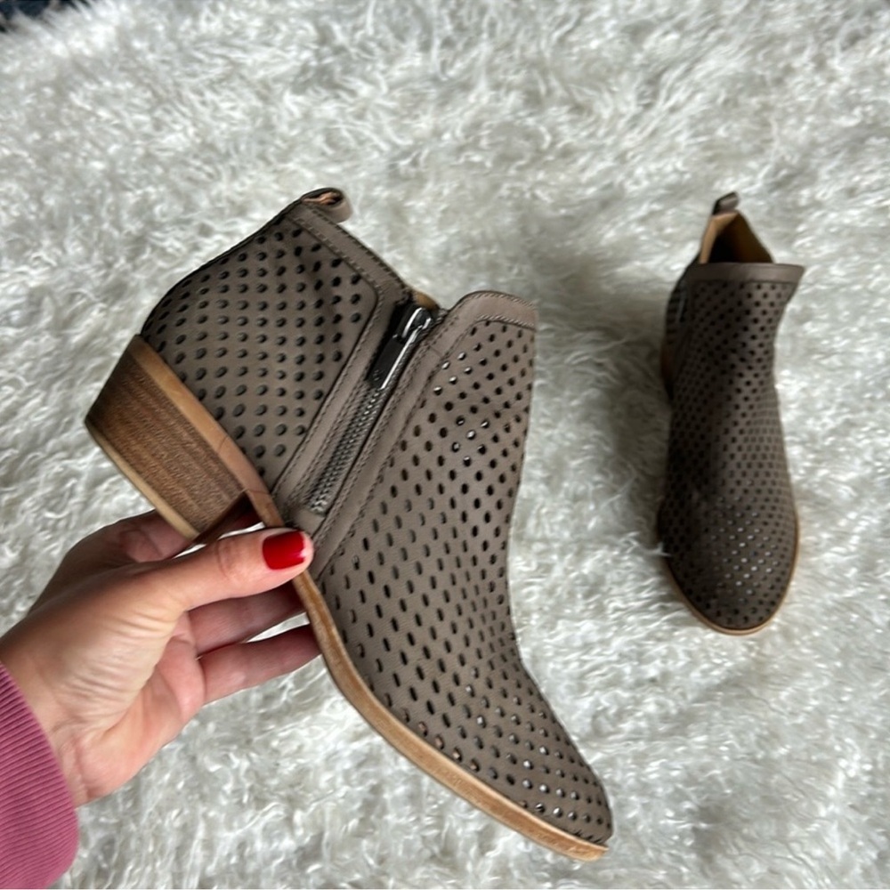 Lucky Brand Basel Perforated Leather Heeled Ankle Booties Sz 7.5 Gray Almond Toe